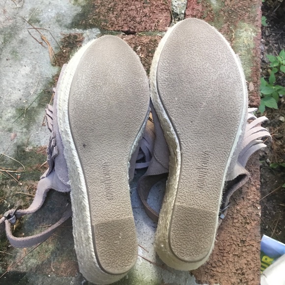 Minnetonka Ashland espradilles beige leather tassel booties sz 8 - Picture 5 of 8